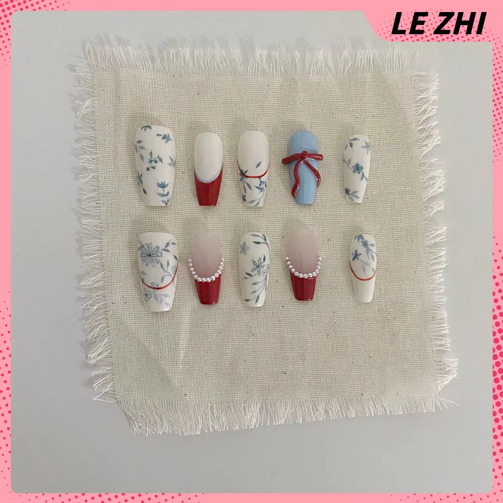 Faux ongles courts et mignons