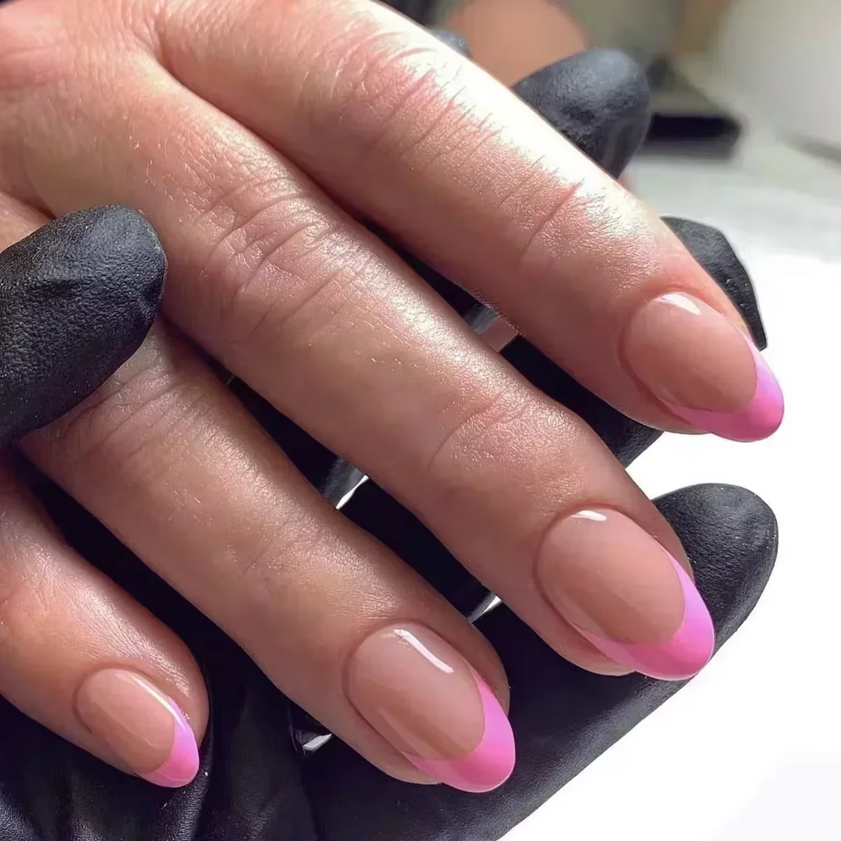 Faux ongles français en amande