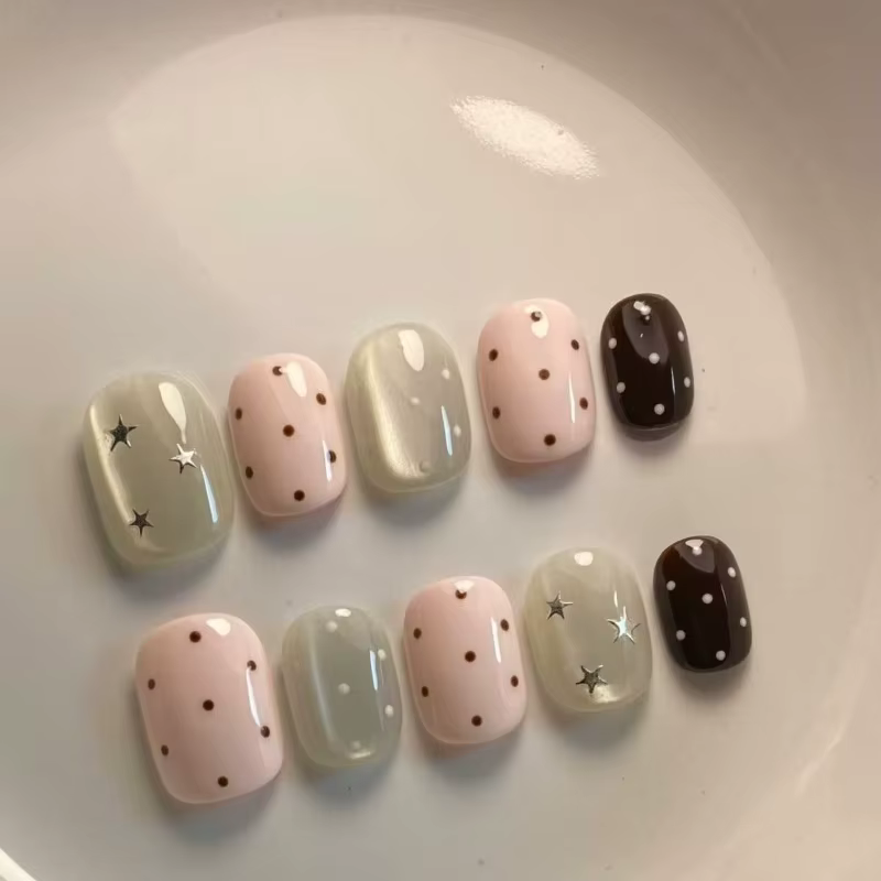 Nouveaux faux ongles faits main