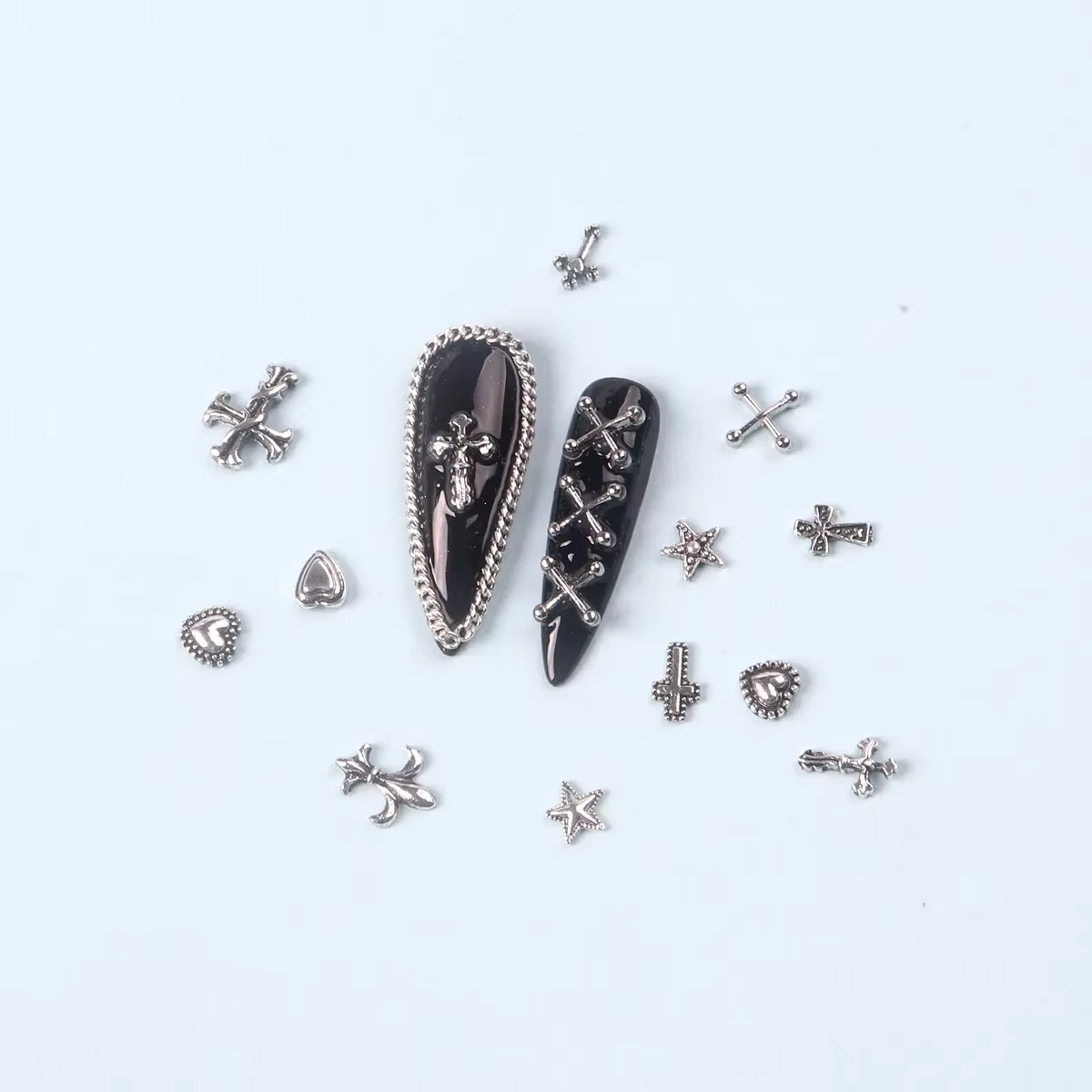 12 grilles mixtes 3D Punk argent coeur croix métal manucure décoration d'ongles rétro conception différente