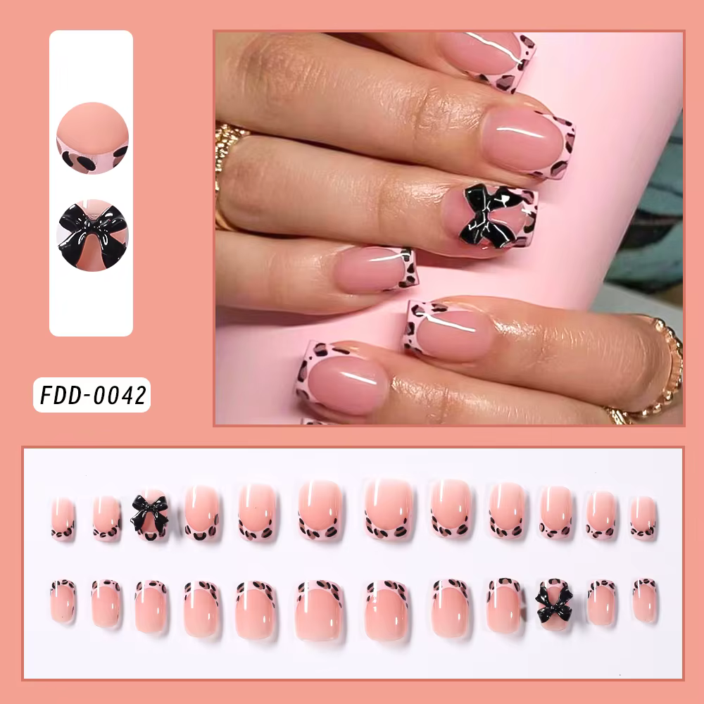 24 faux ongles courts carrés à imprimé léopard rose
