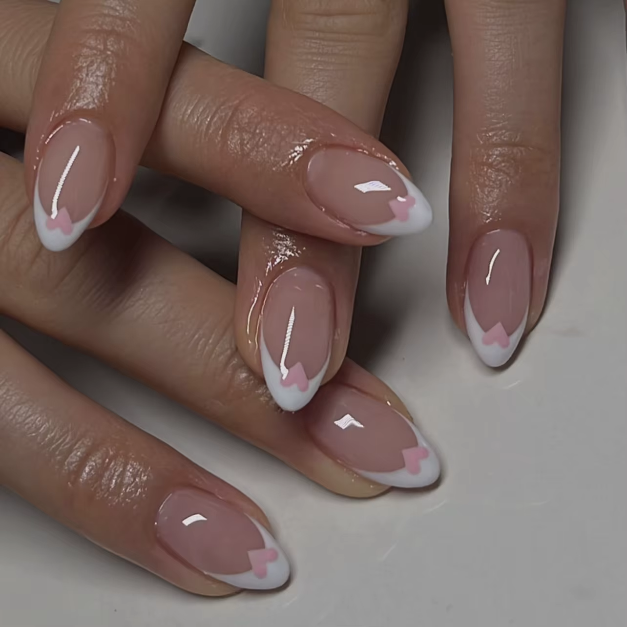 Faux ongles courts en forme d'amande