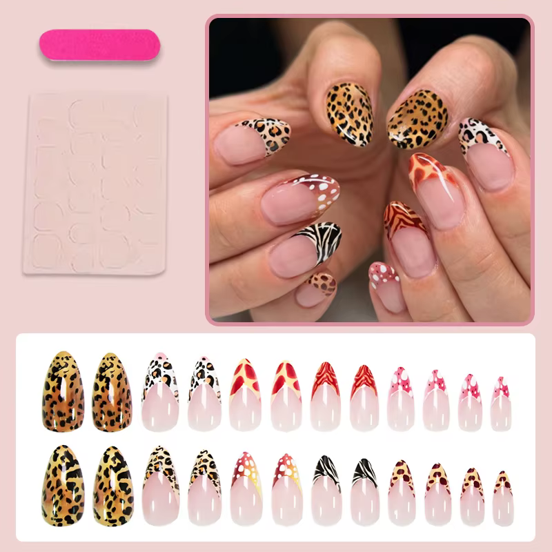 24 faux ongles à presser en amande