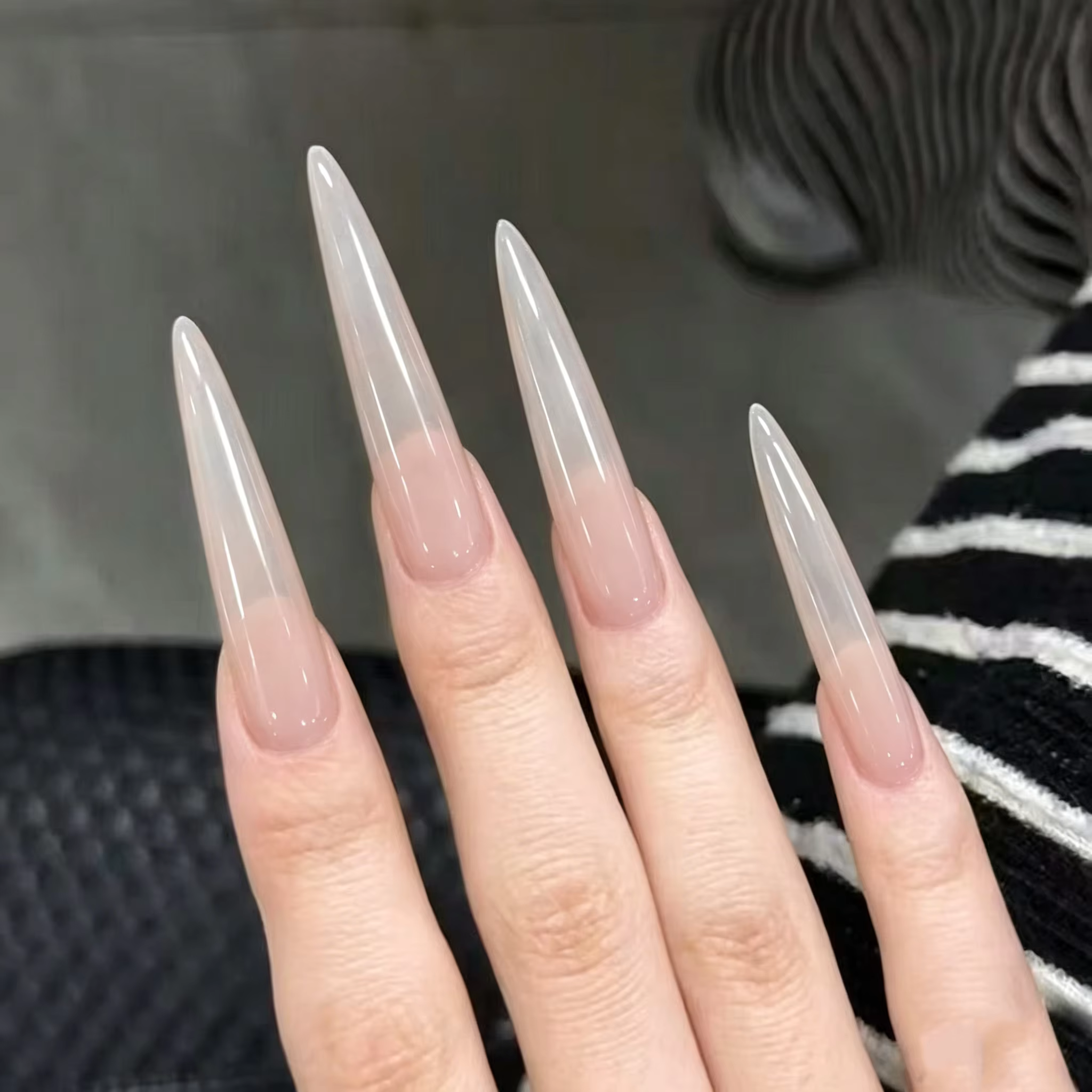 Gel UV transparent gris nude sans tracas