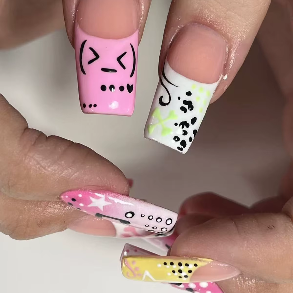 24 faux ongles style Y2K pour filles
