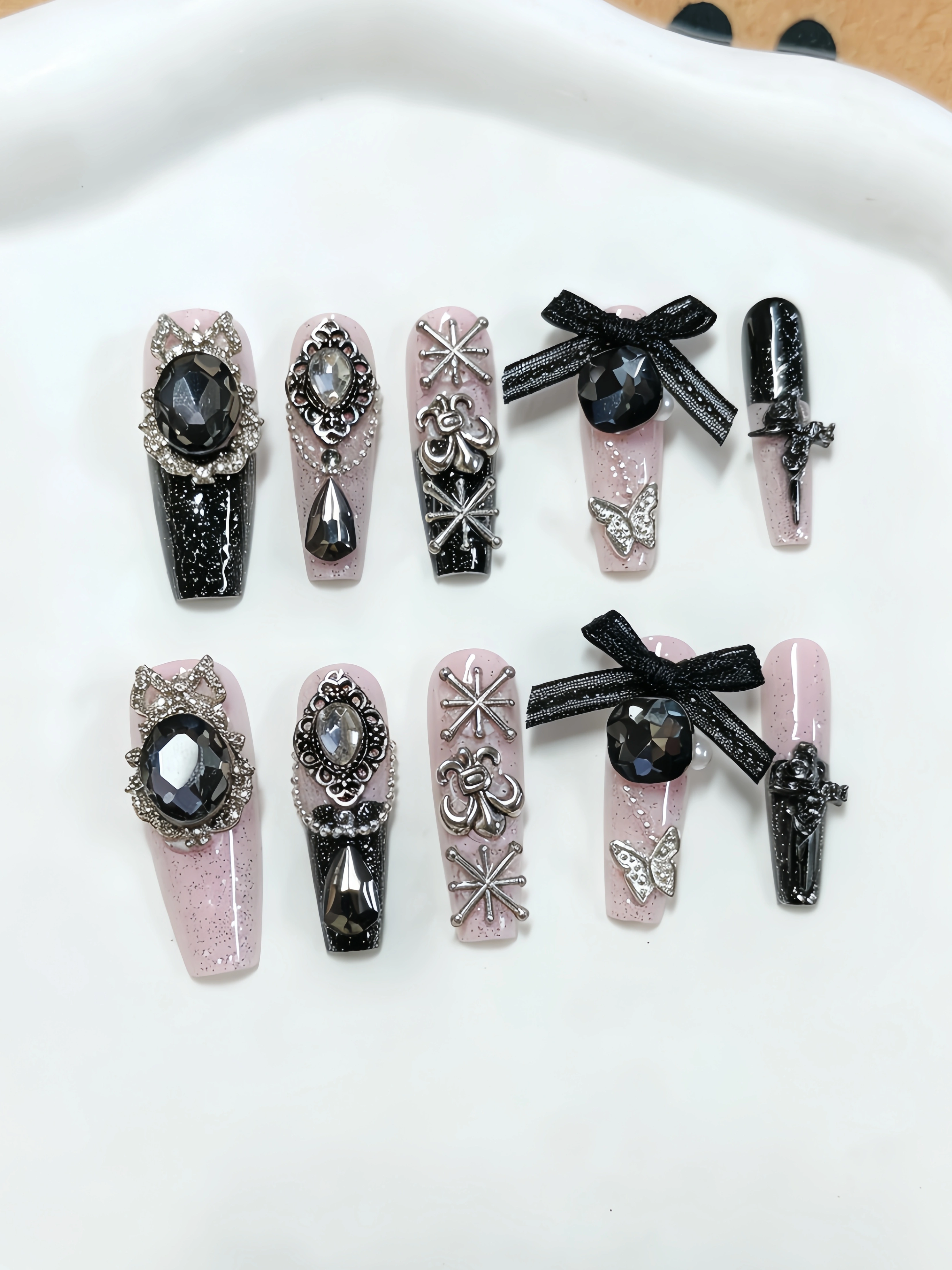 10 faux ongles trapézoïdaux de longueur moyenne