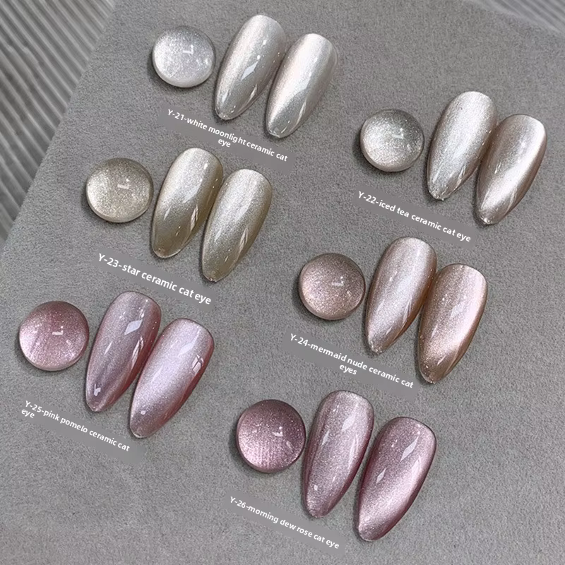 Vernis à ongles gel effet œil de chat en porcelaine blanc clair