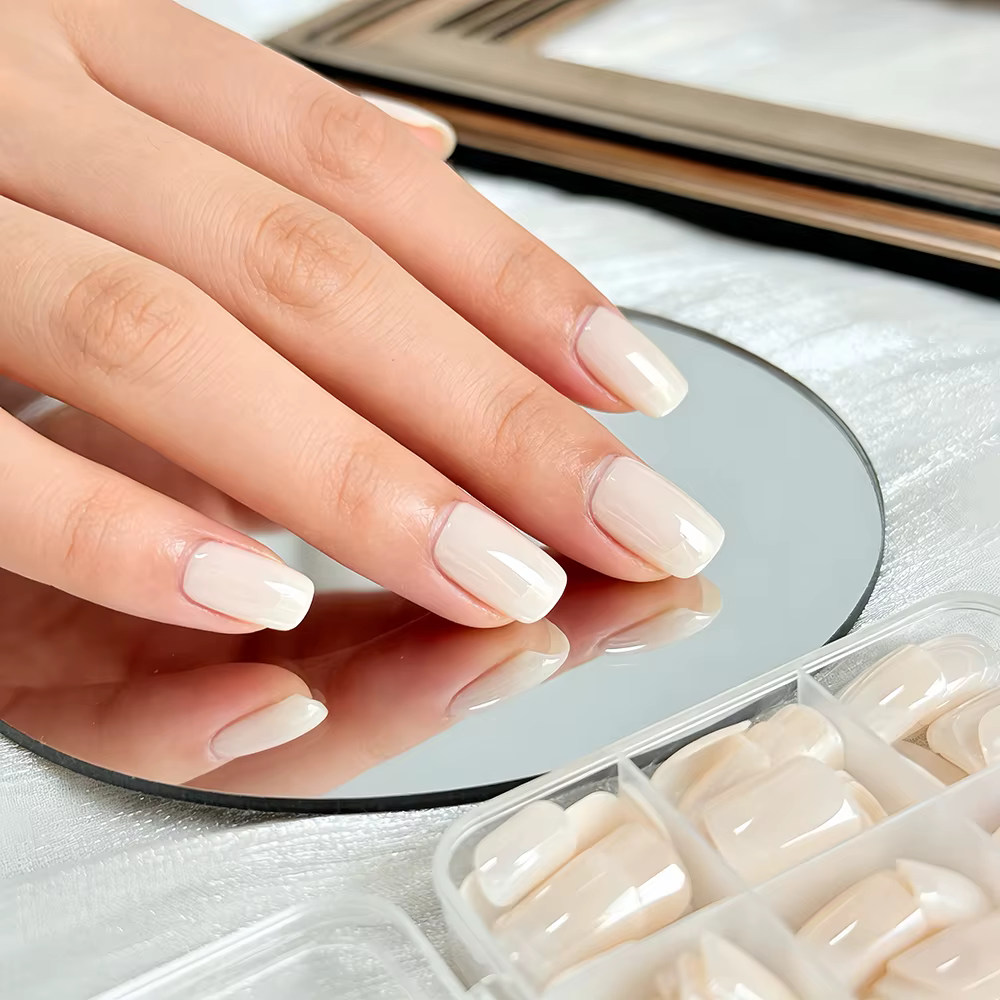 Faux ongles carrés courts abricot