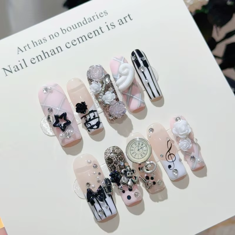 Notes musicales rétro Vintage Gyaru français presse à la main sur les ongles 3D Rose arc perle
