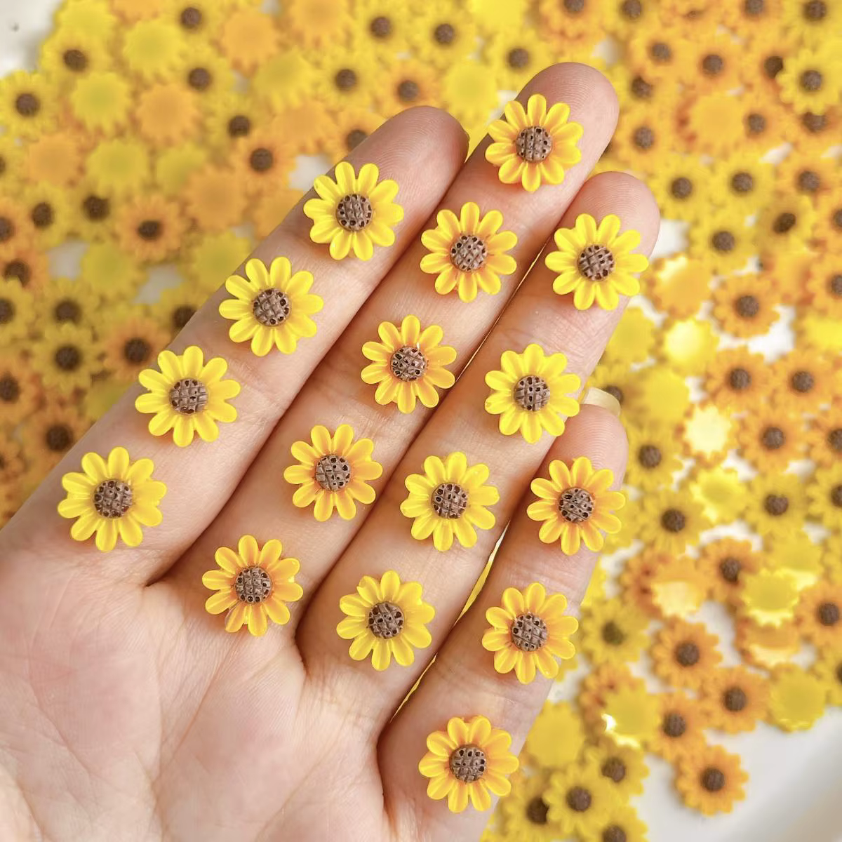 Décorations d'art d'ongle de tournesol simulé de Double couleurs 3D créatif petits breloques