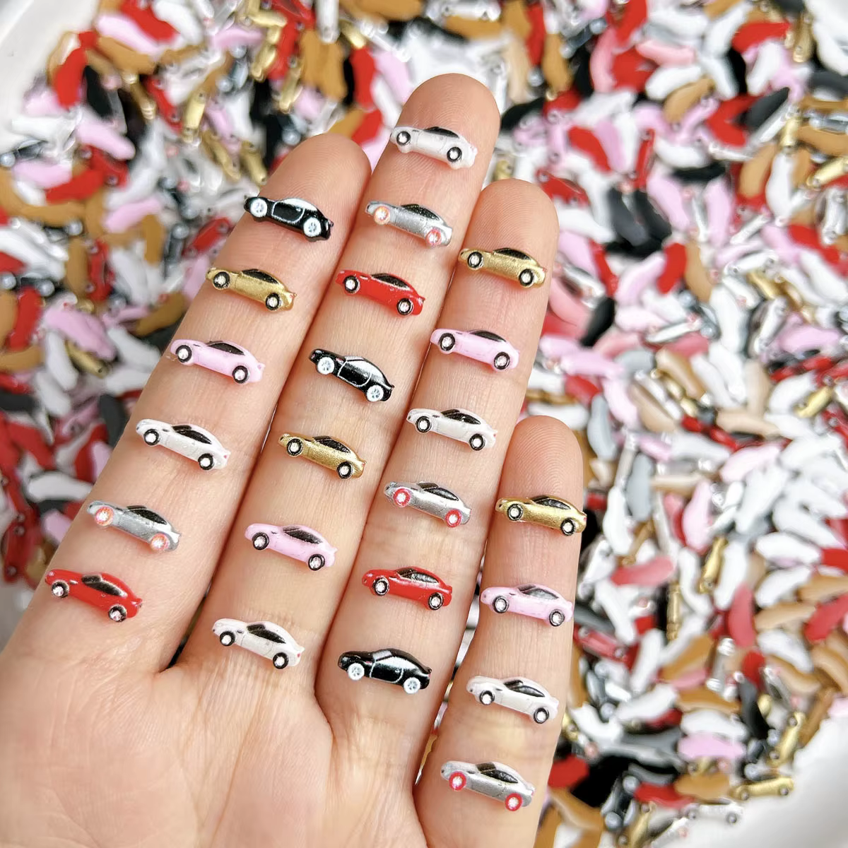 Breloques colorées pour Nail Art de voiture