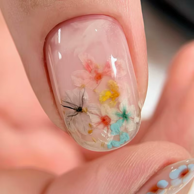Ensemble de breloques pour ongles en fleurs séchées colorées pour manucure