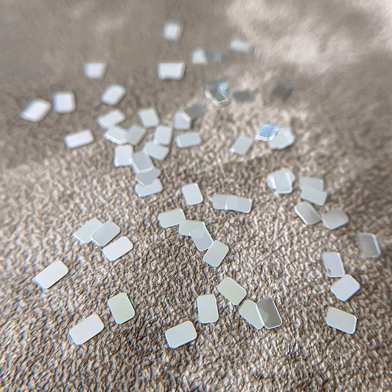 1 pot de paillettes carrées argentées pour ongles