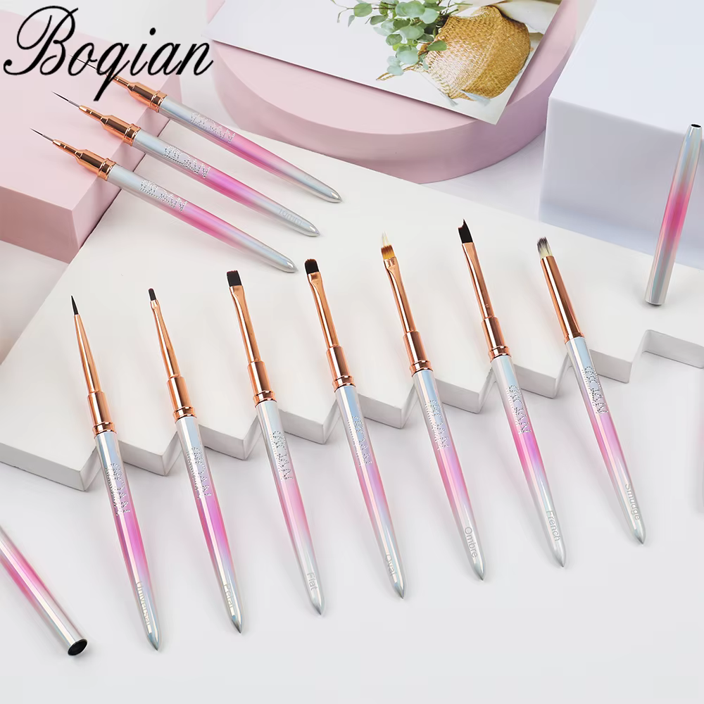 BQAN brosse à ongles nacrée