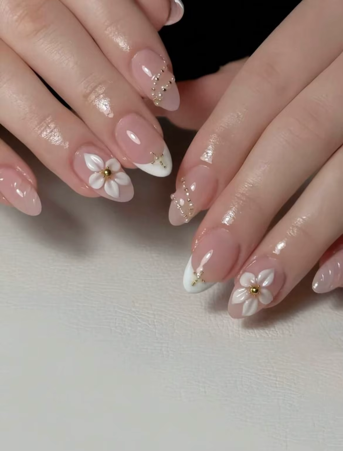 10 Pièces d'ongles courts à presser faits main avec un design amande sculpté