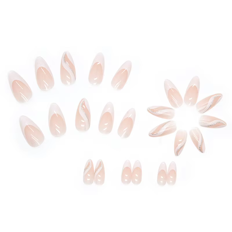 Faux ongles de taille moyenne en amande