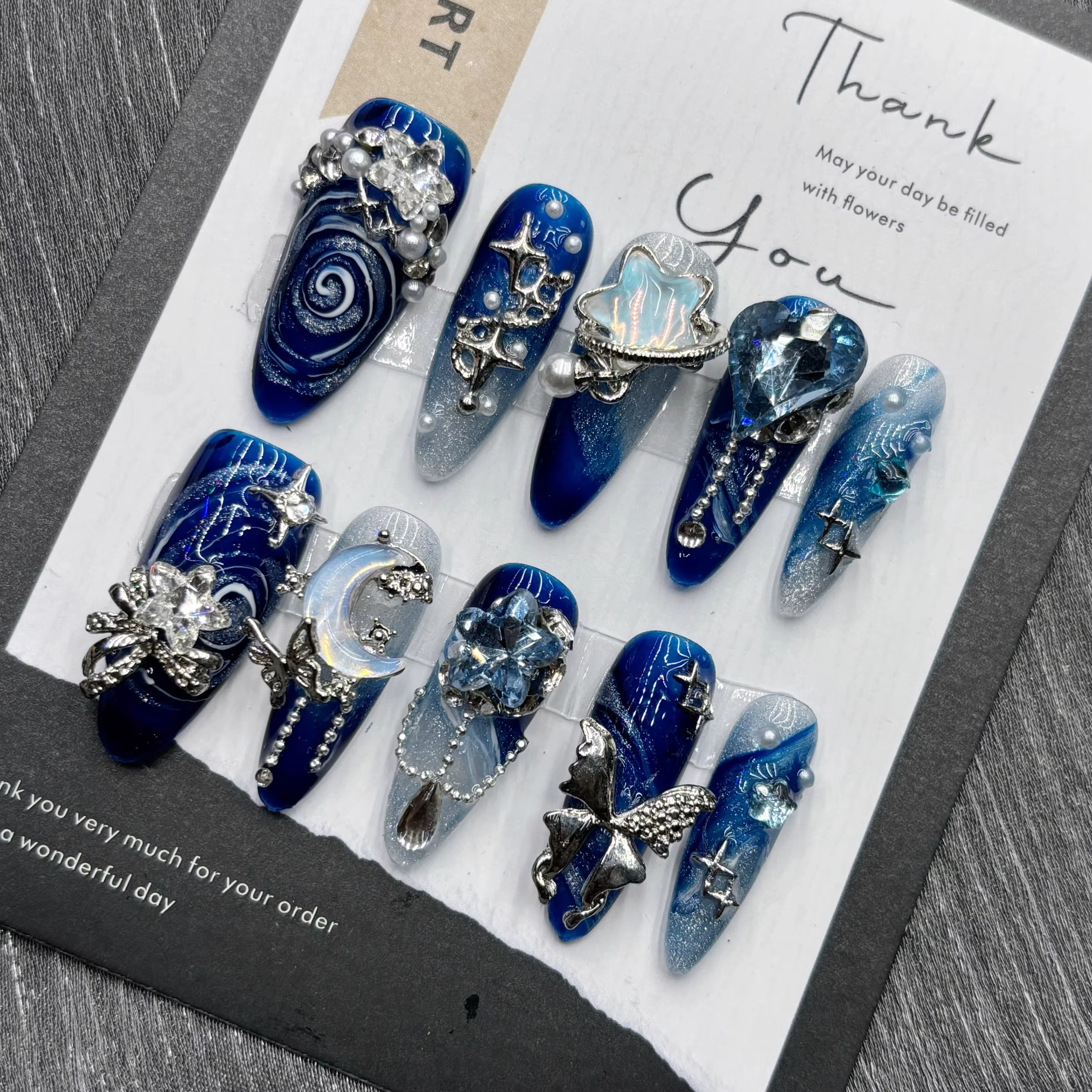 10 pièces de haute qualité à la main presse sur les ongles Simple et élégant bleu Royal profondeur doux et gracieux Stick-on Nail Art rétro