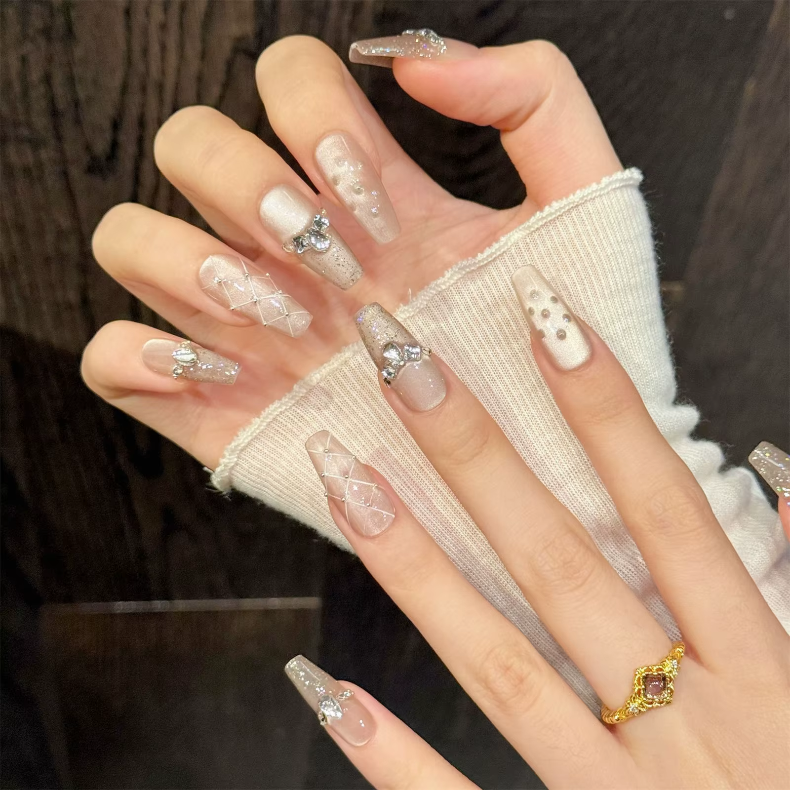 Faux ongles en cristal œil de chat pailletés 10 pièces faits à la main à presser avec strass