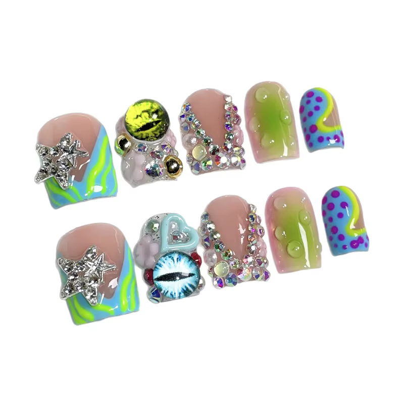 Faux ongles français courts en forme de bec de canard