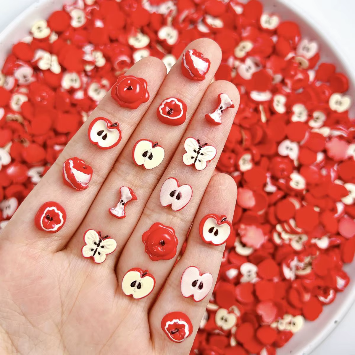 Breloques pour ongles en résine de pomme rouge simulée innovante