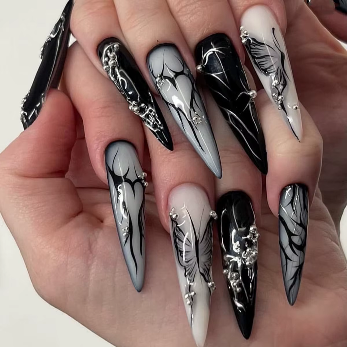 Rouge Halo teinture tache de sang conception longue pointe faux ongles Halloween détachable fini