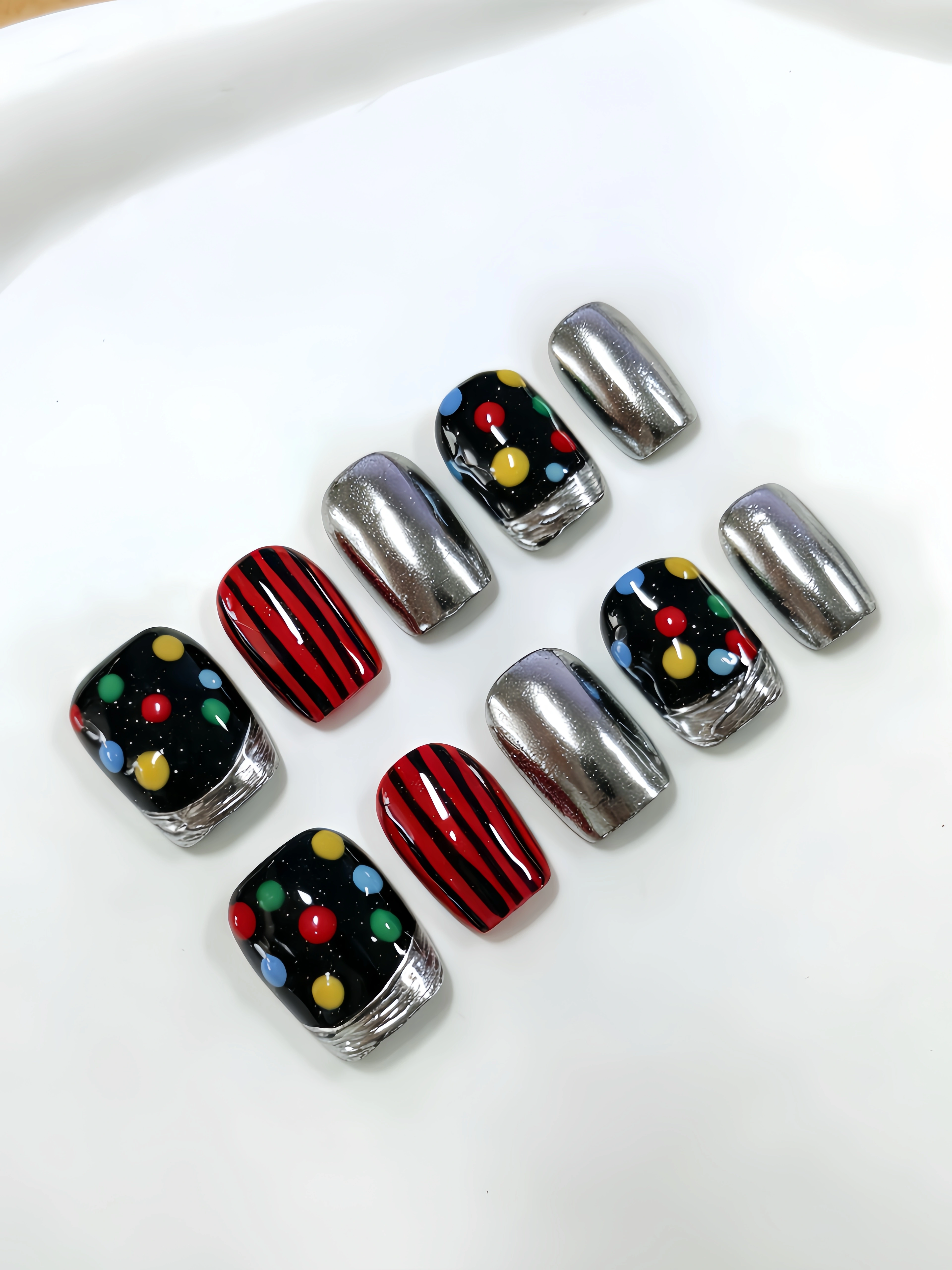 10 faux ongles carrés courts