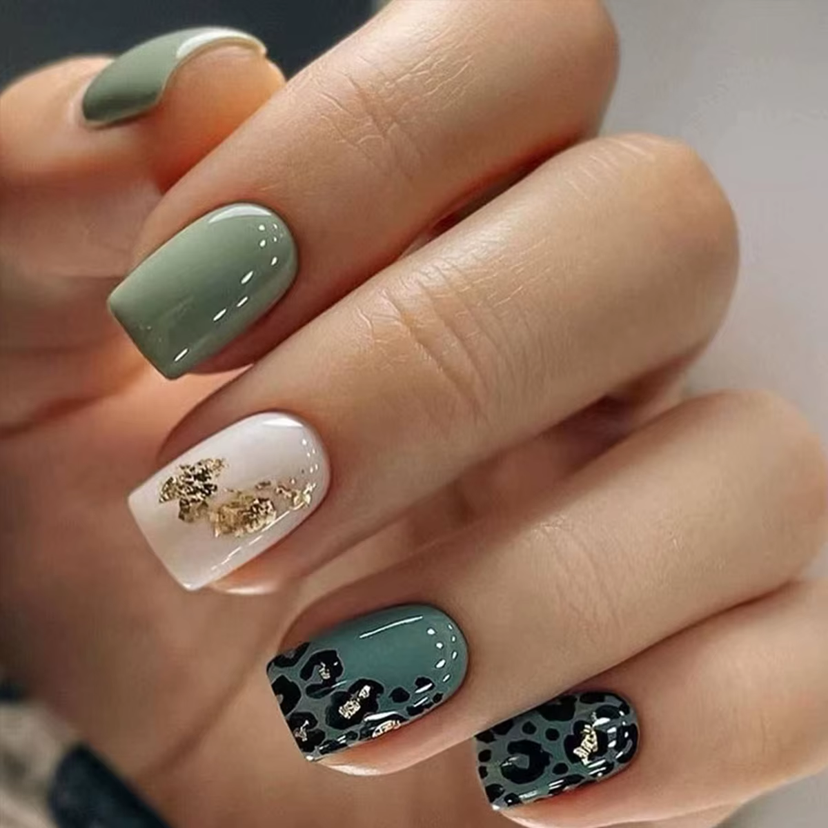 24 morceaux d'ongles courts à pression de style ins (forme carrée)