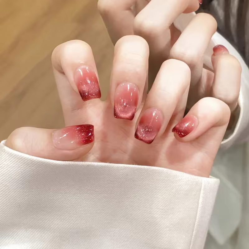 Faux ongles faits à la main pour filles