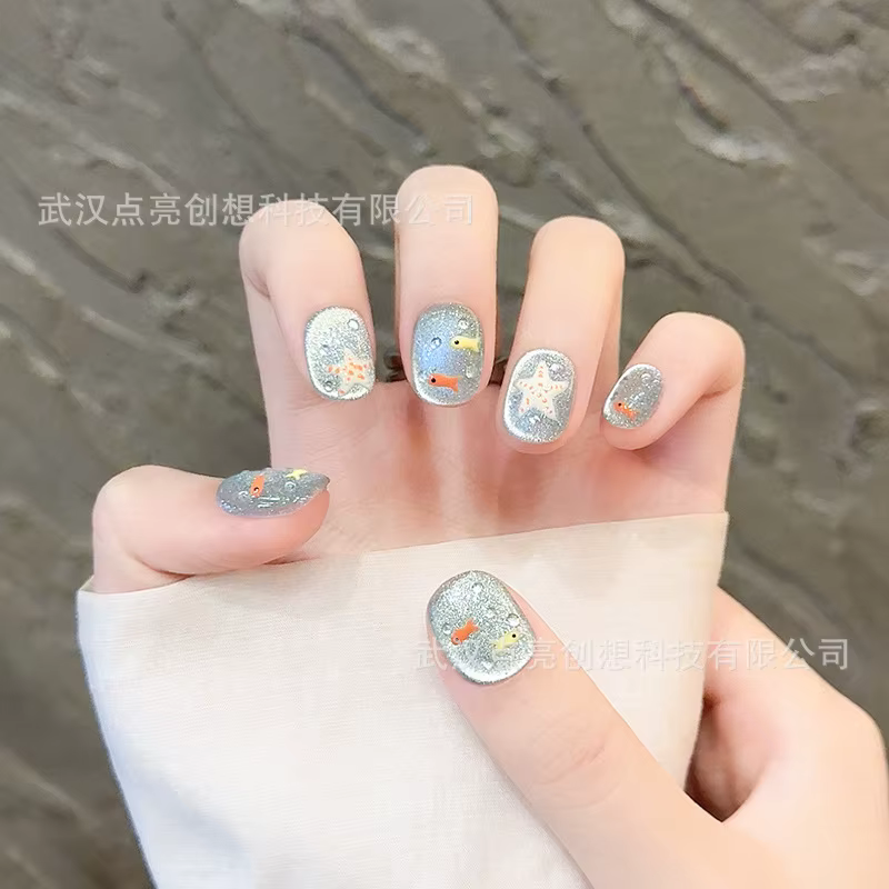 10 pièces/ensemble ongles à pression faits à la main-bleu brillant poisson et bulles conception faux