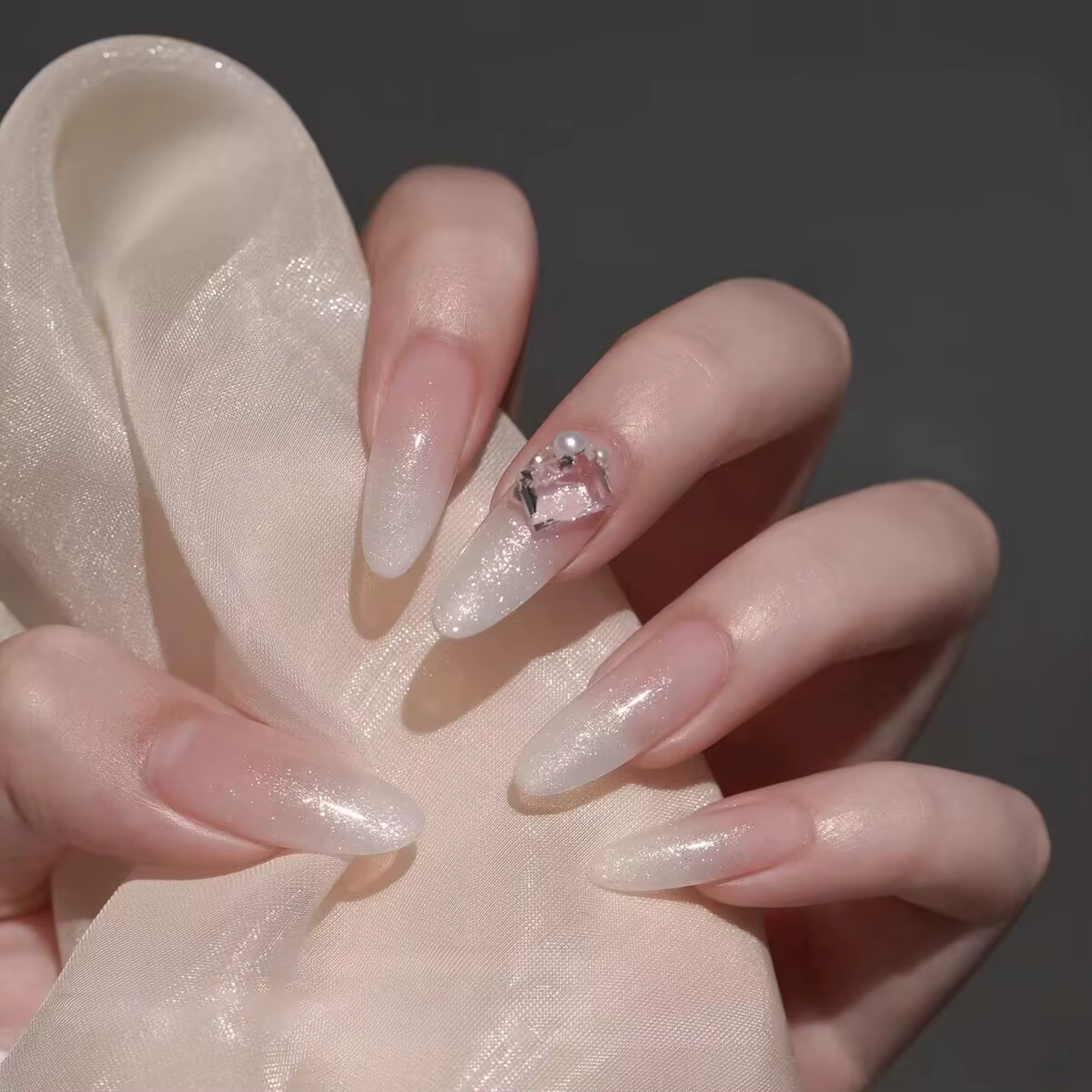 Vernis à ongles gel blanc laiteux 12 ml - Finition ultra brillante avec paillettes fines et scintillantes - Nouveau