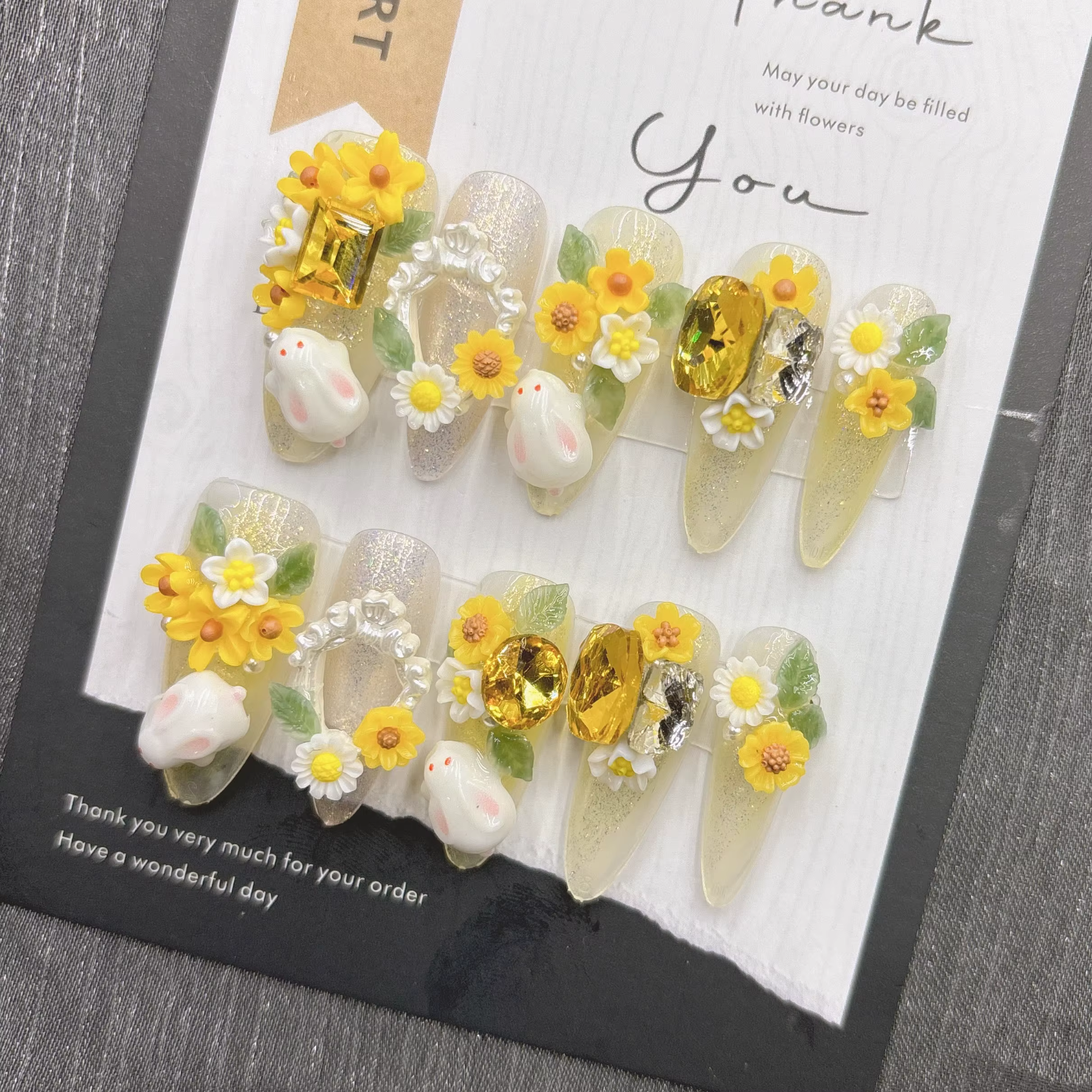 Printemps mignon presse sur ongles lapin blanc fleur jaune or gemme paillettes Nail Art Flexible confortable Durable pour les femmes filles