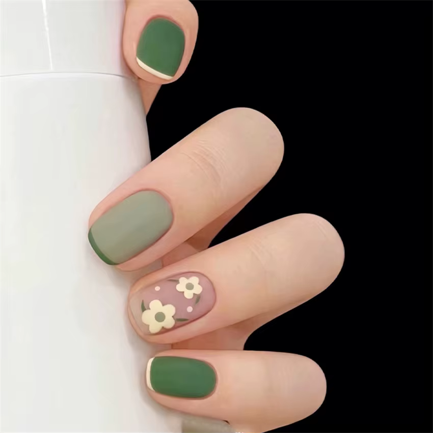 24 pièces/ensemble mignon Matcha Milkcap petite fleur faux ongles doux fille collant presse
