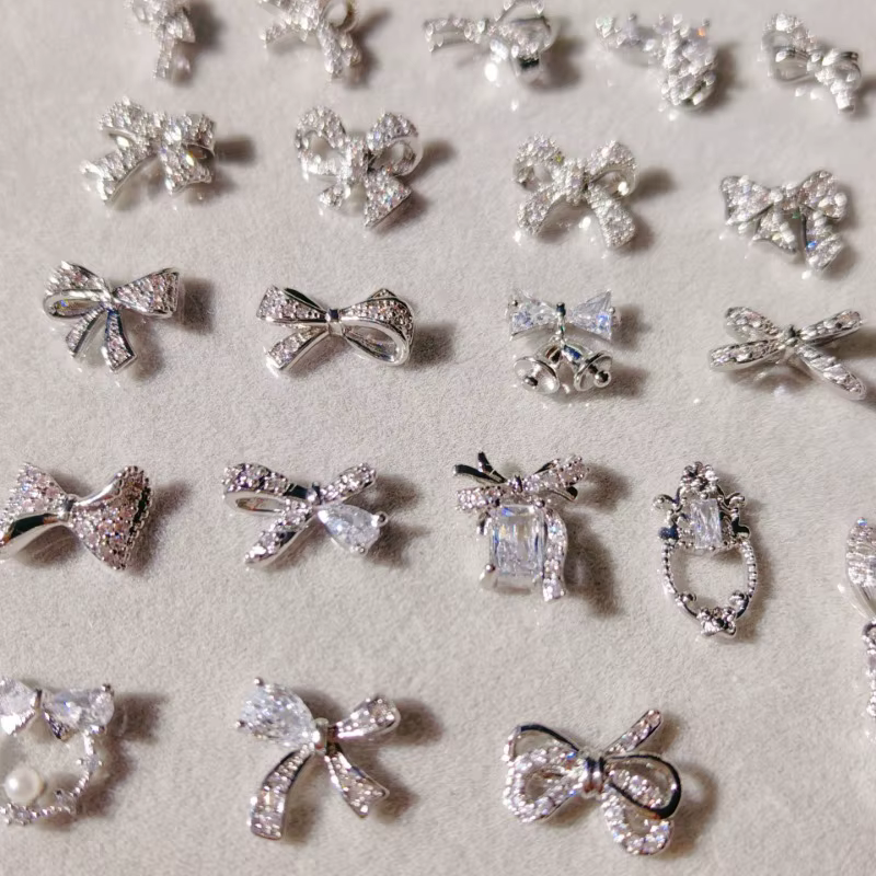 Nail Art Super Flash Zircon Bow Argent Petit Papillon Décorations pour Ongles