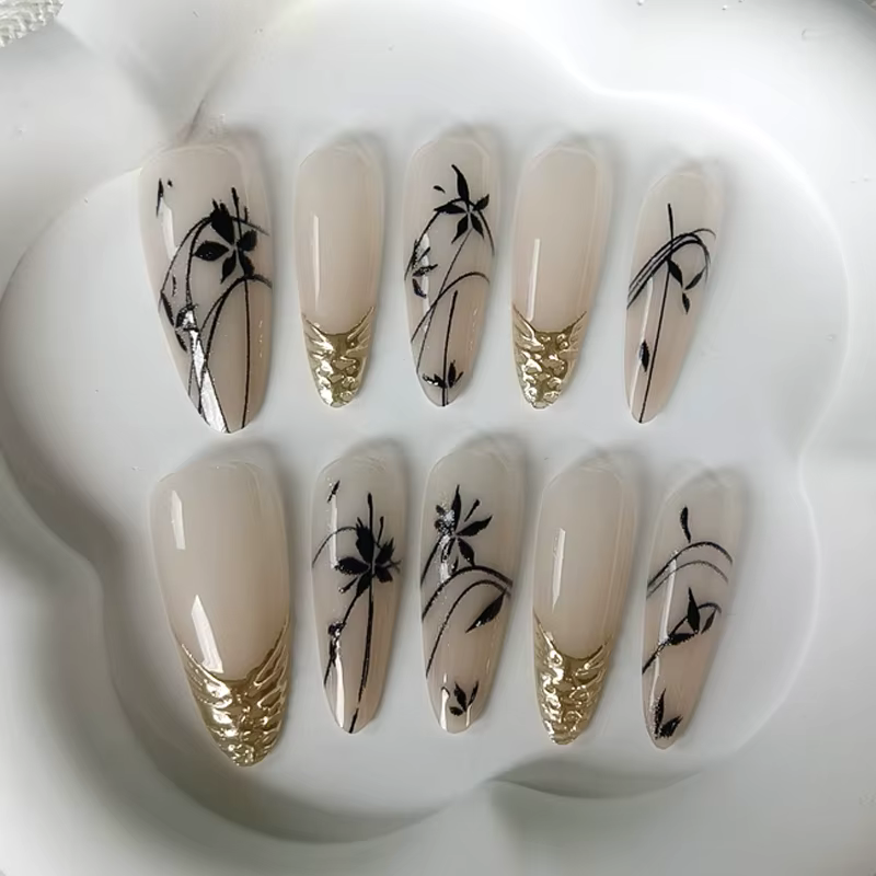 10 faux ongles élégants pour femmes