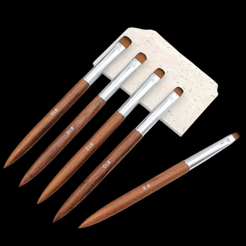 Pinceaux pour nail art français