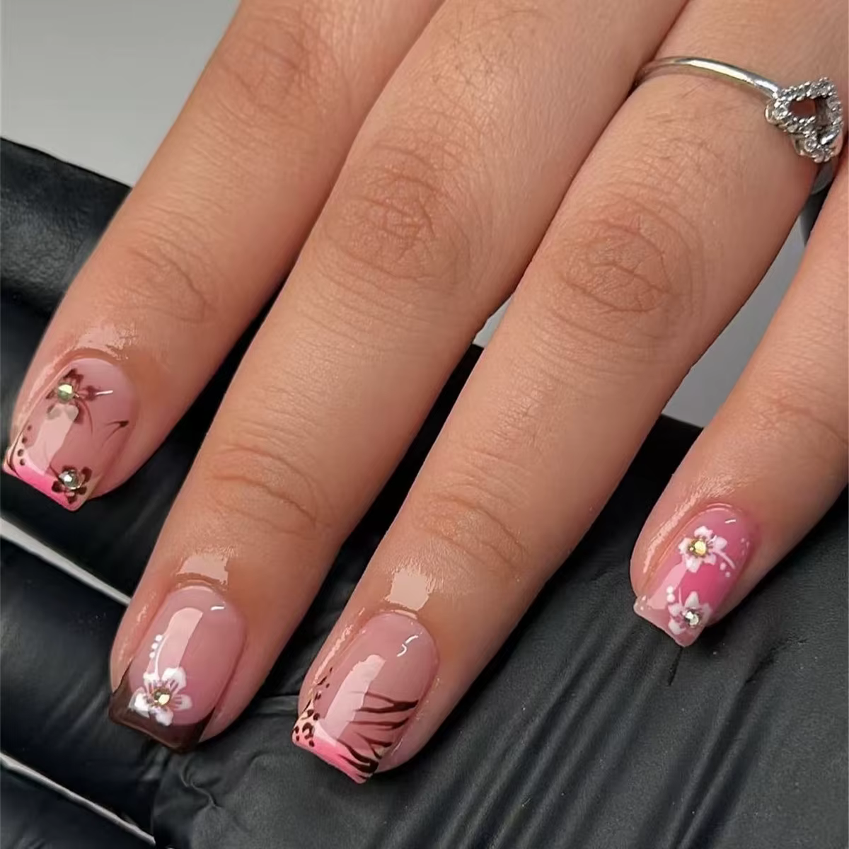 24 pièces fée fleur blanche faux ongles rose pointe française presse
