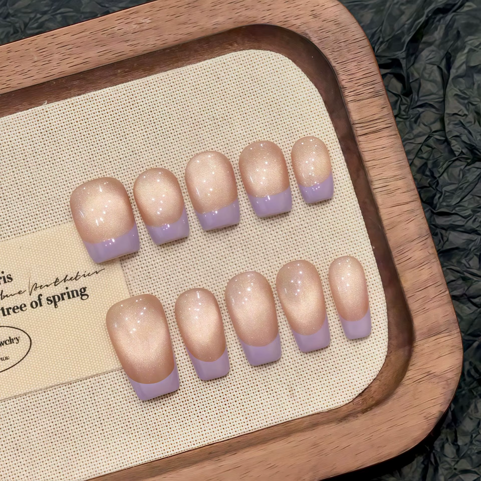 Faux ongles français courts faits à la main