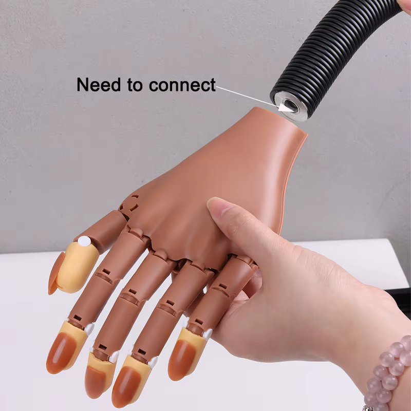 Deux types de mains de mannequin en forme d'ongles - Flexibles et mobiles