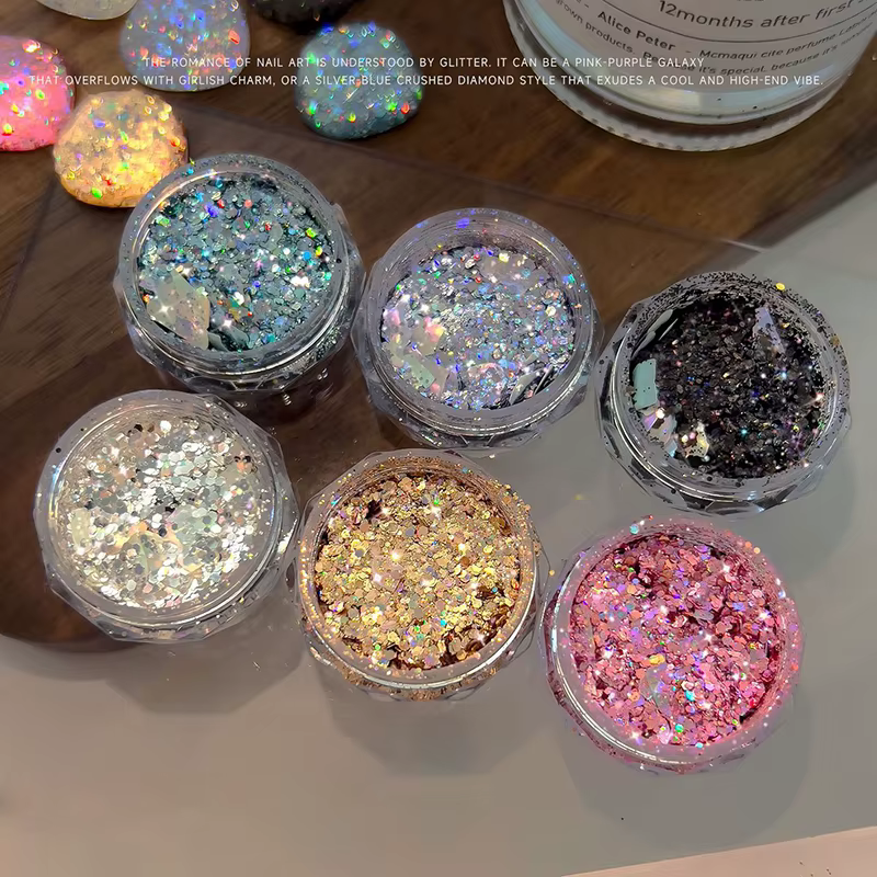 Bijoux pailletés argentés carrés minimalistes pour ongles