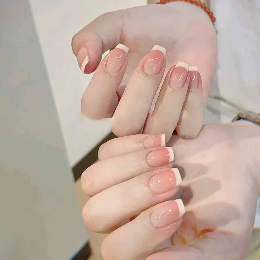 Faux ongles français blancs