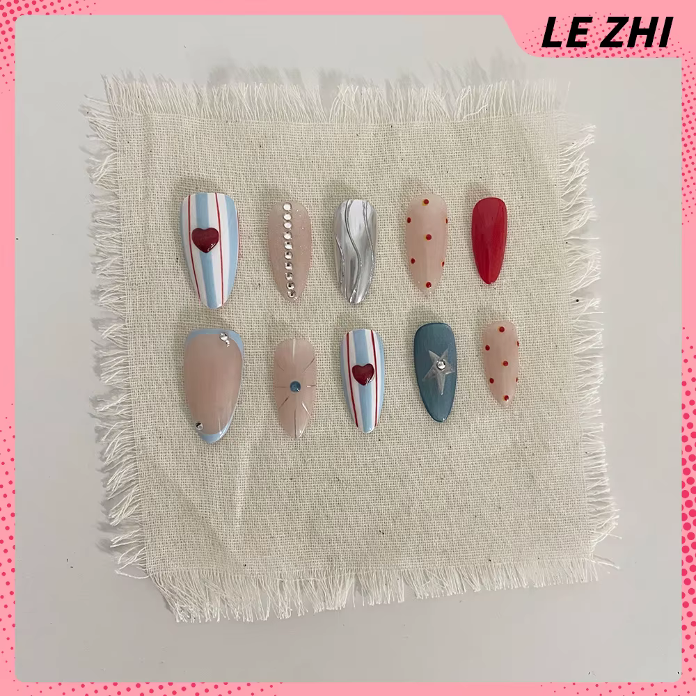 Faux ongles courts et mignons