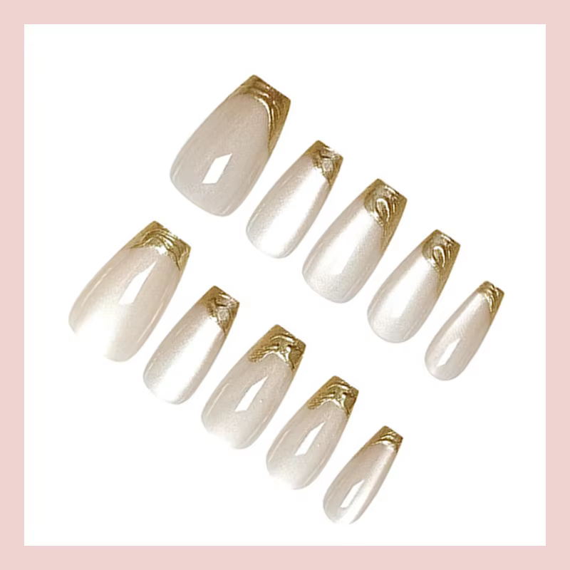 24 faux ongles courts carrés pointus style français