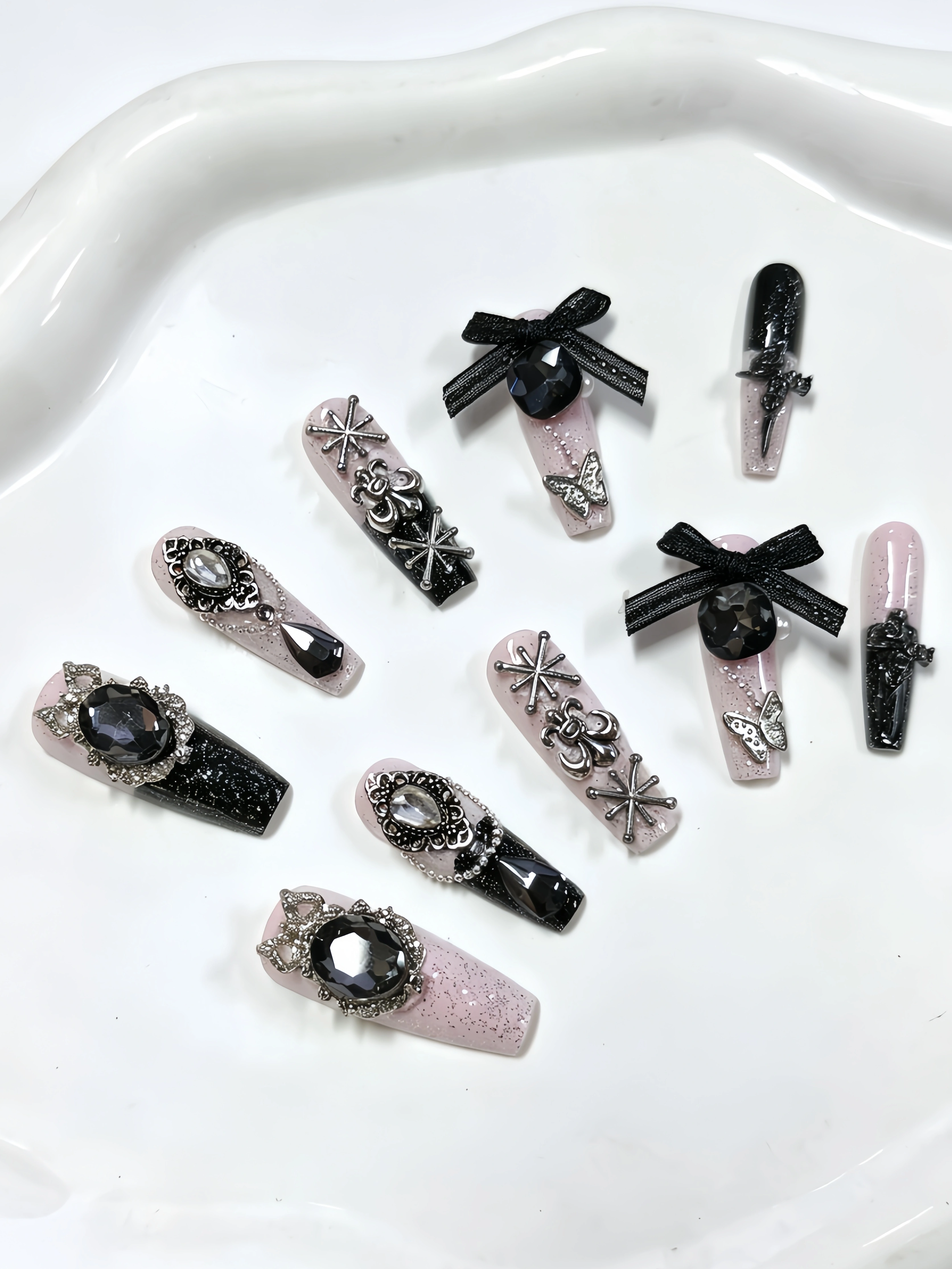 10 faux ongles trapézoïdaux de longueur moyenne