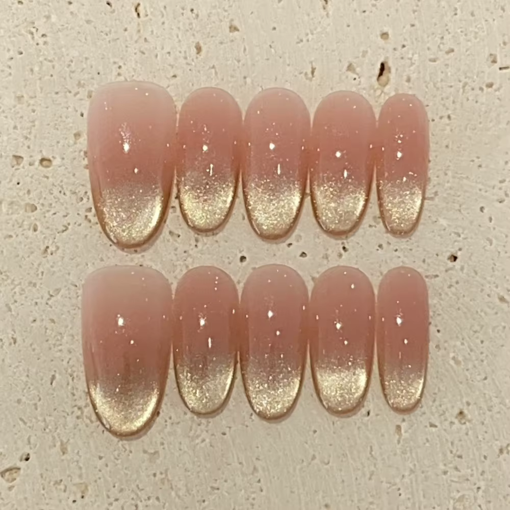 Faux ongles en diamant blanc fait à la main