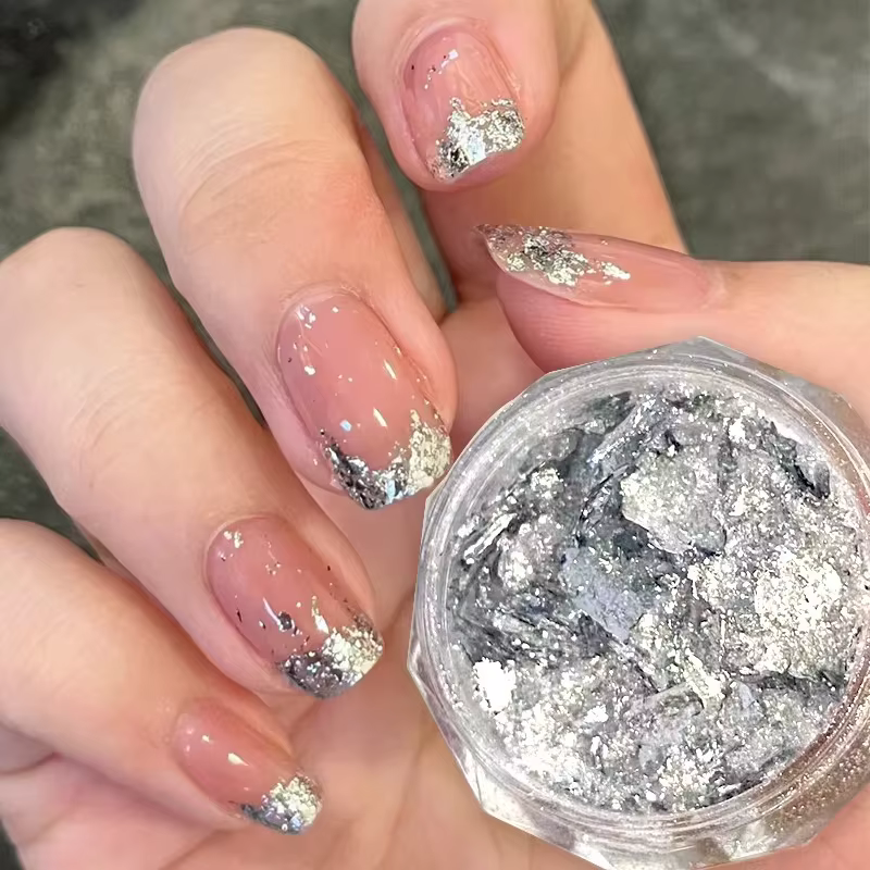 Feuilles argentées dorées pour ongles magnifiques