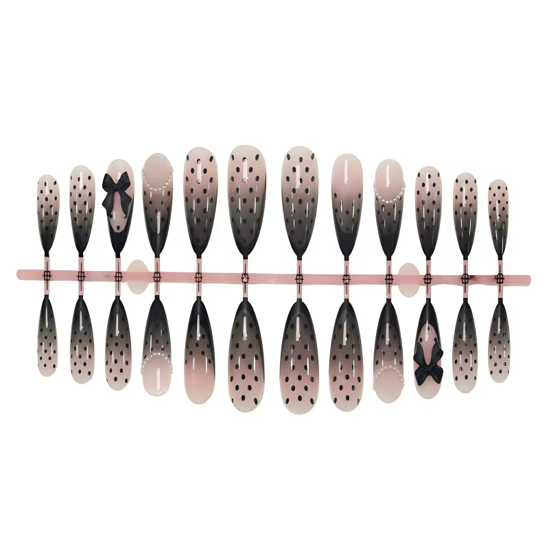 24 faux ongles noirs à pois