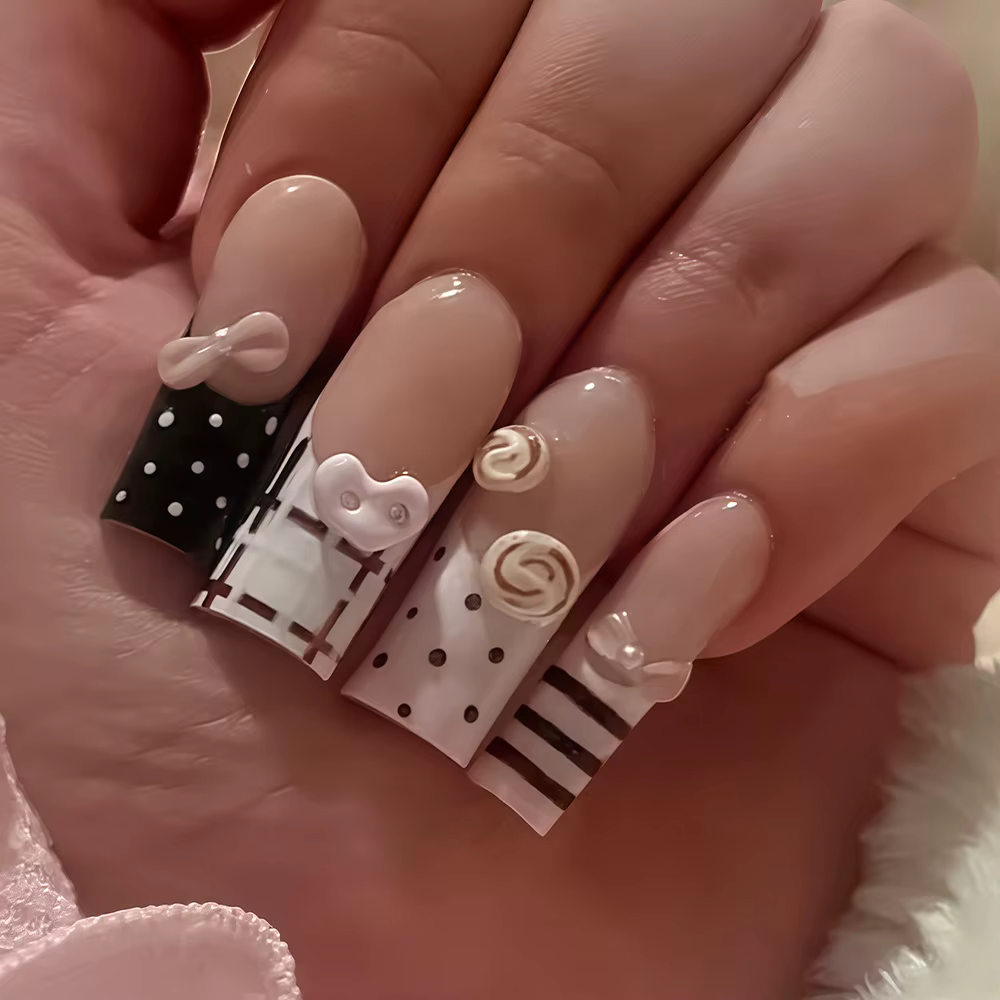 24 faux ongles à presser style français