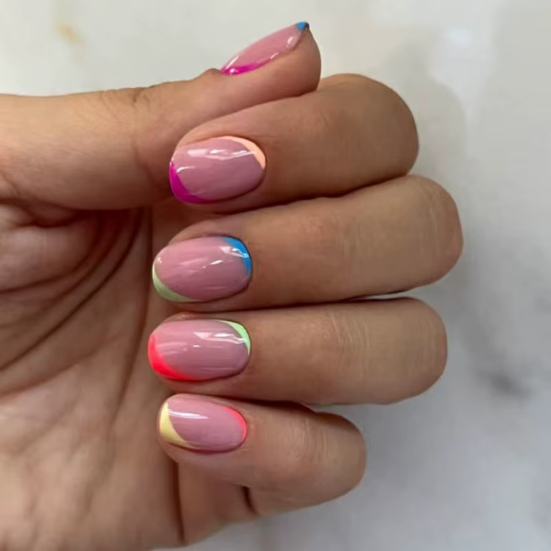 Faux ongles français colorés