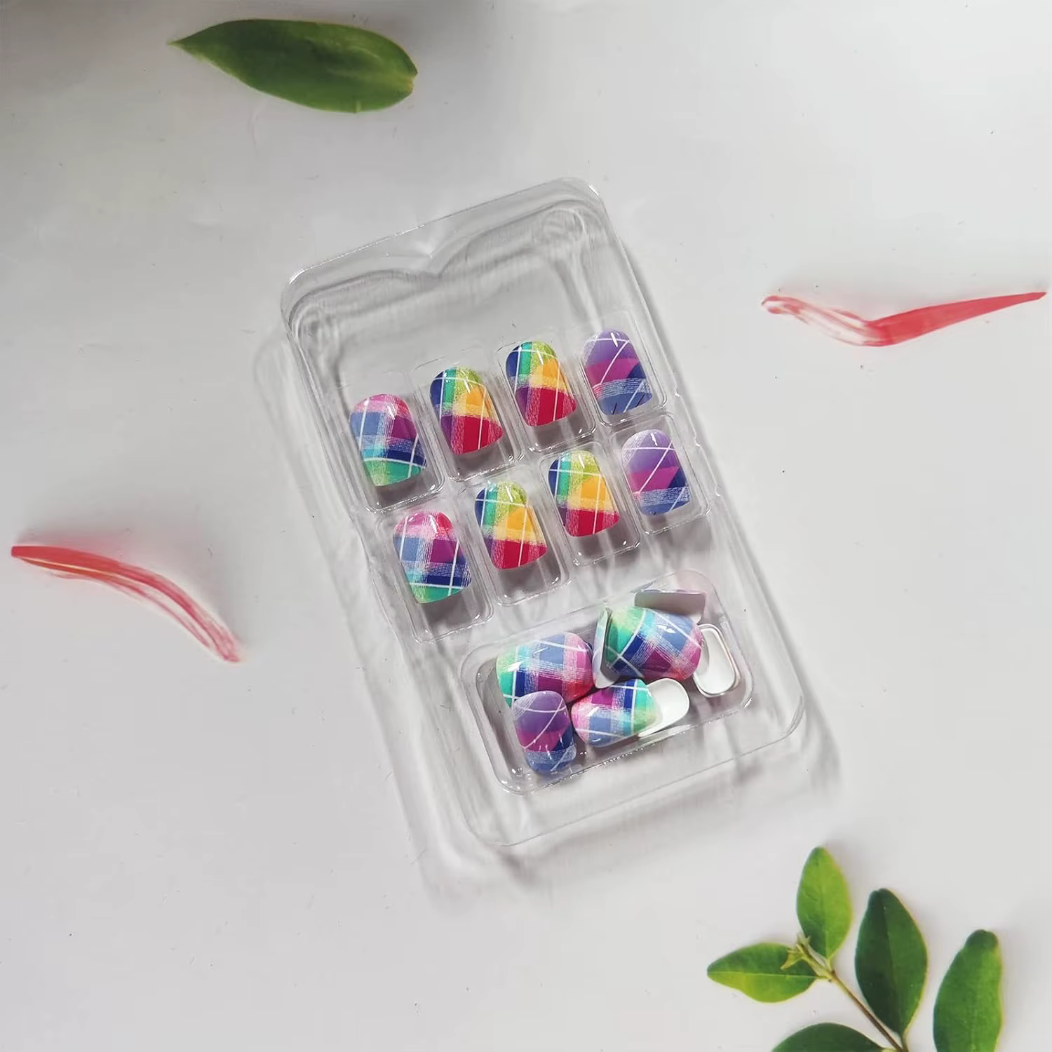 Faux ongles carrés courts arc-en-ciel brillants à carreaux