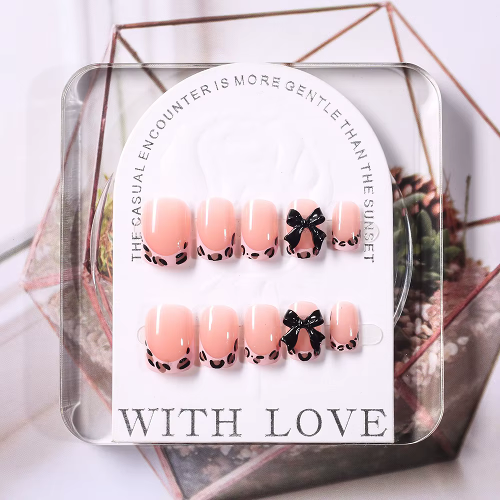 24 faux ongles courts carrés à imprimé léopard rose